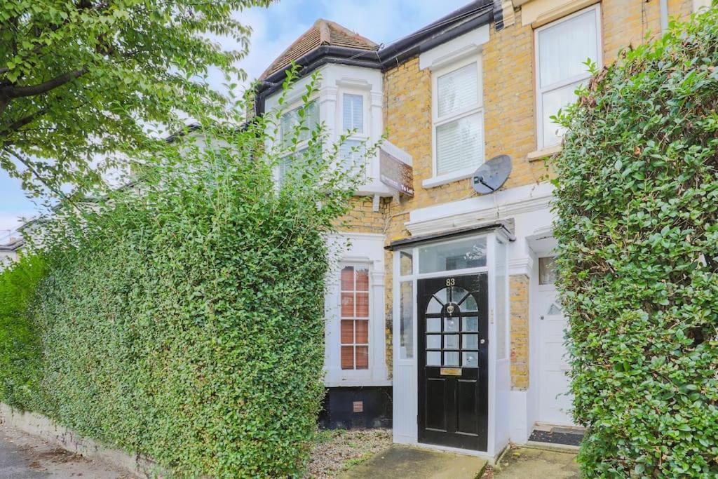 2 Bed Garden Flat Leyton Village London Bagian luar foto