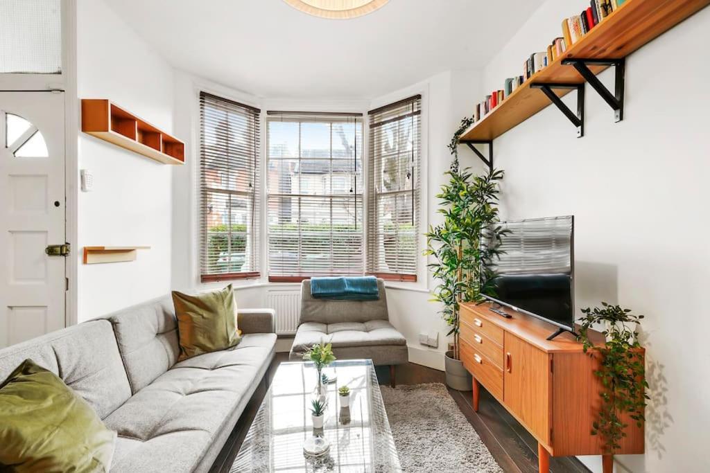 2 Bed Garden Flat Leyton Village London Bagian luar foto